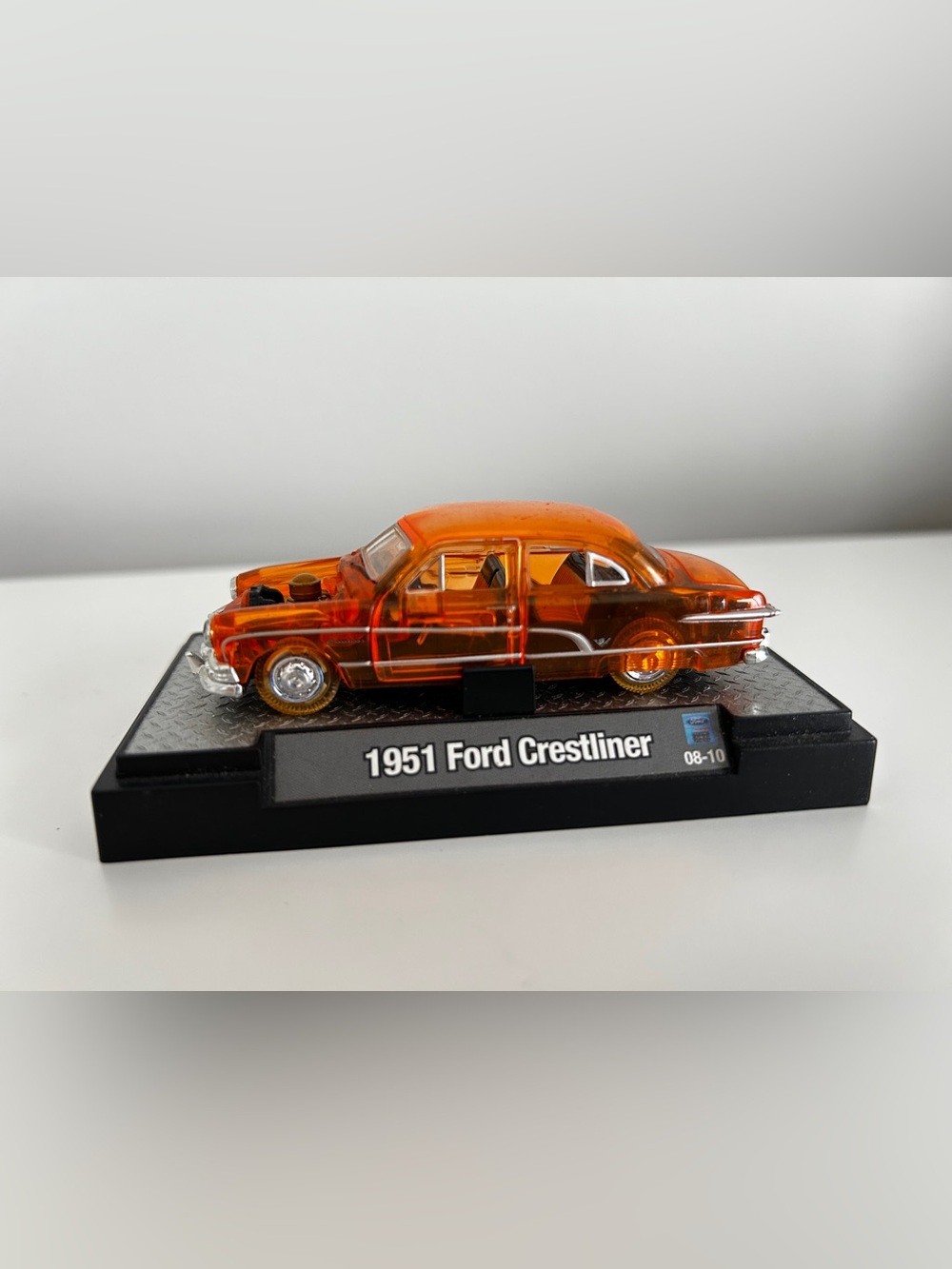 M2 MACHINES CLEARLY AUTO THENTICS 1951 FORD CRESTLINER 1/64